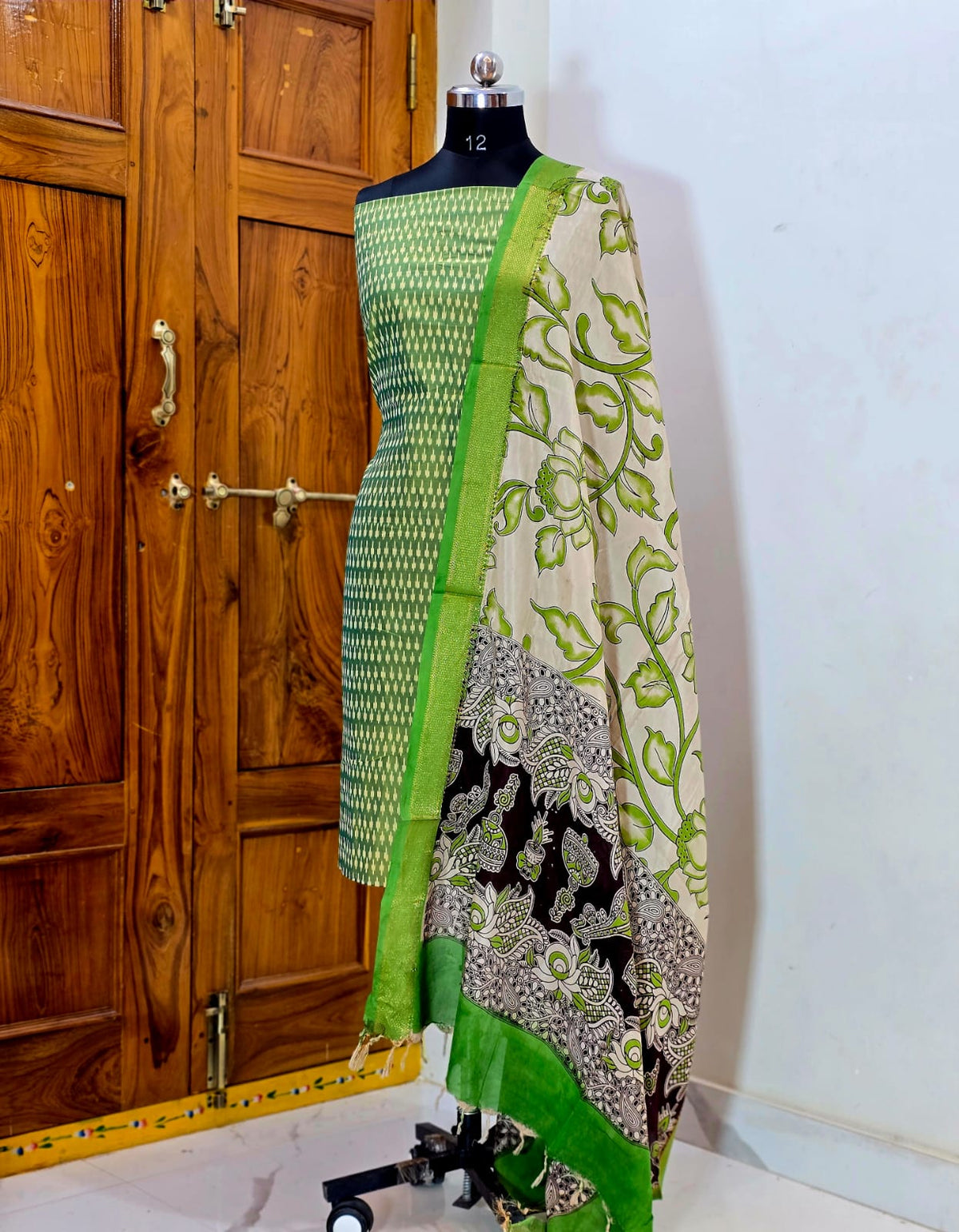 KIALAMKARI NIZAM BORDER SUITS